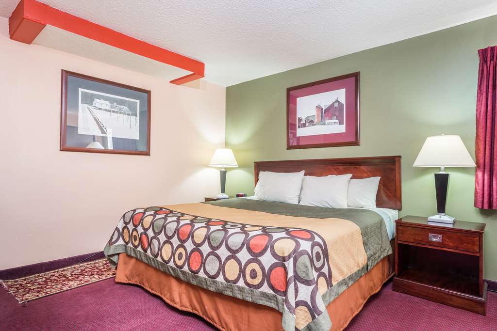 Heartland Hotel & Suites Rock Valley Room photo
